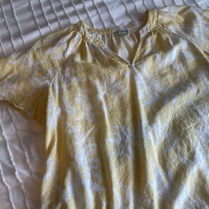 New women’s linen boho top. Size M